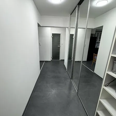 Dulovo Square Apartment, Close To City Center *