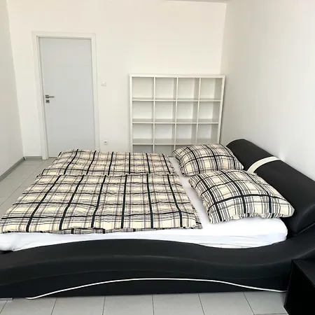 Dulovo Square Apartment, Close To City Center Bratislava
