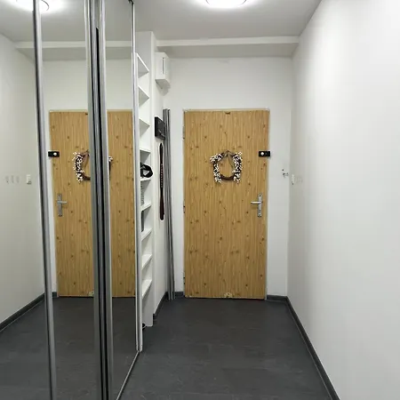 Dulovo Square Apartment, Close To City Center 아파트