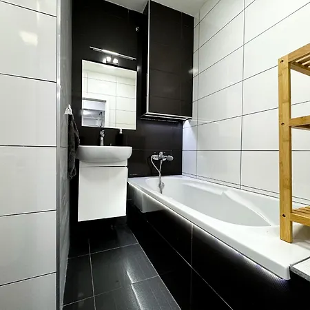 Dulovo Square Apartment, Close To City Center *