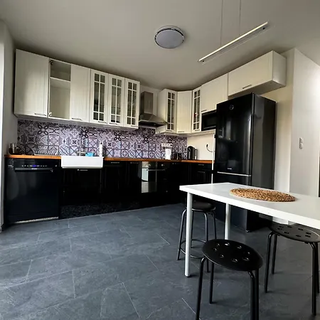 Dulovo Square Apartment, Close To City Center Apartament